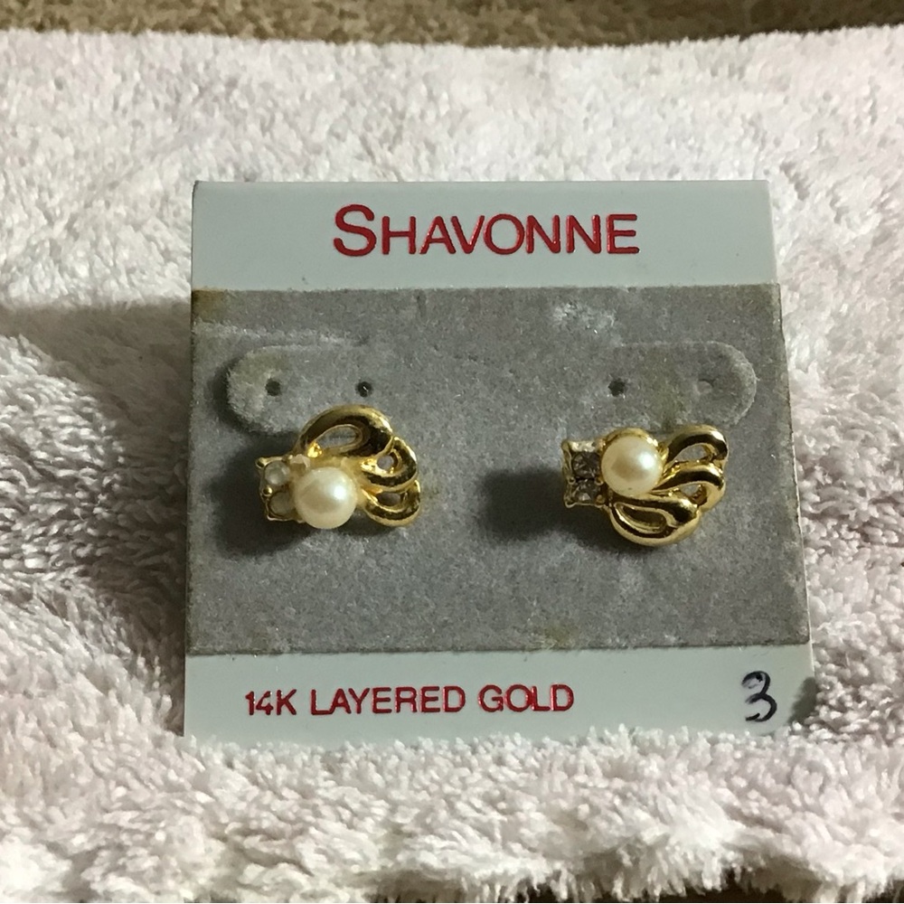 Shavonne Dorsey Gold and Pearl Accent Stud Earrings